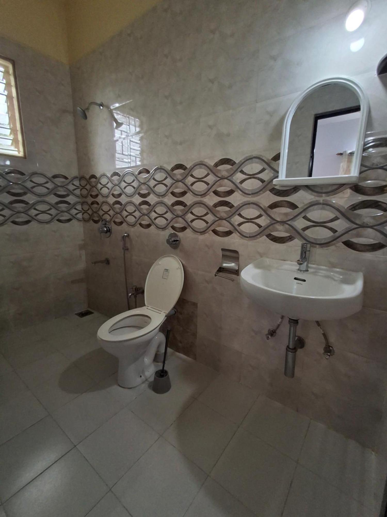 Lobo'S Guesthouse Cavelossim Exterior foto